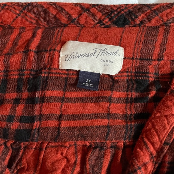 Universal Thread Shirt - Picture 2 of 6